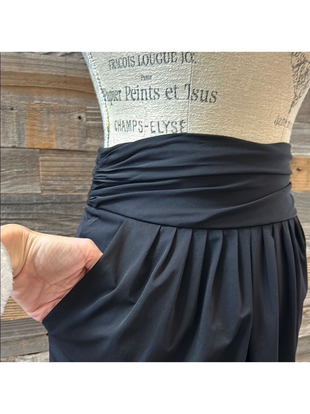 DVF Athletic Casual Skirt, Size 4 - Picture 2 of 7